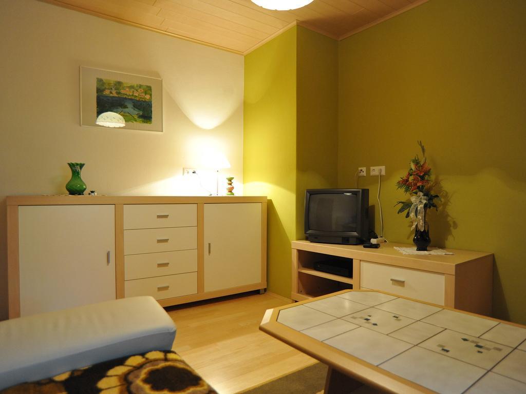 Ferienhaus Nickl Вайсбриах Номер фото