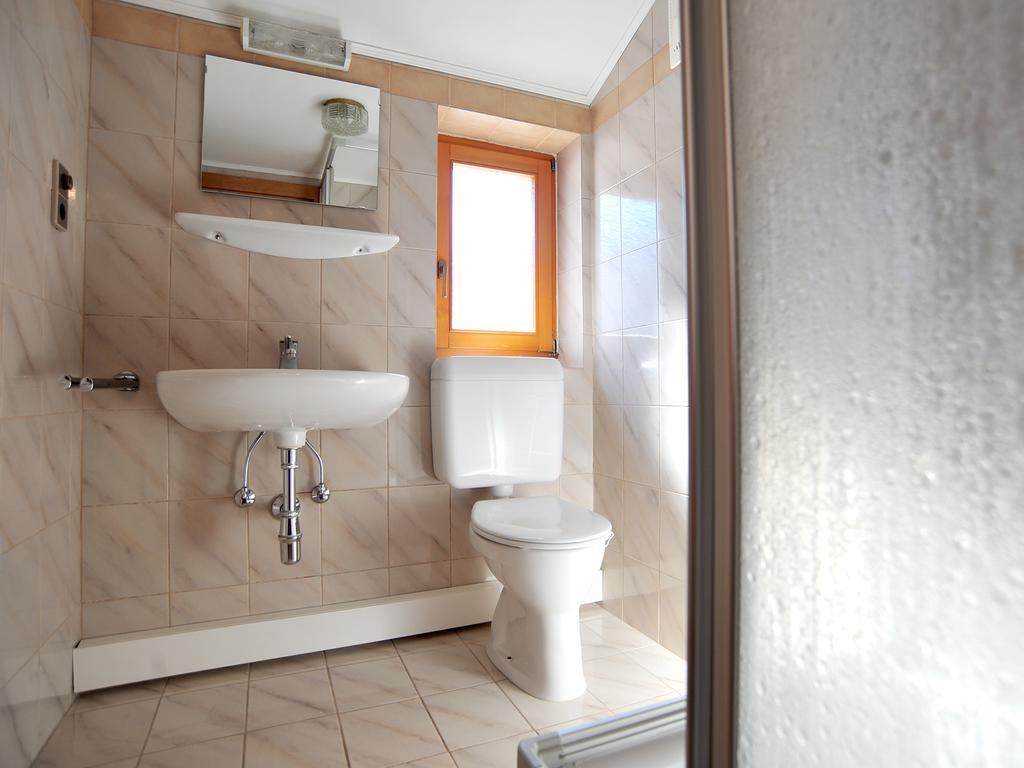 Ferienhaus Nickl Вайсбриах Номер фото
